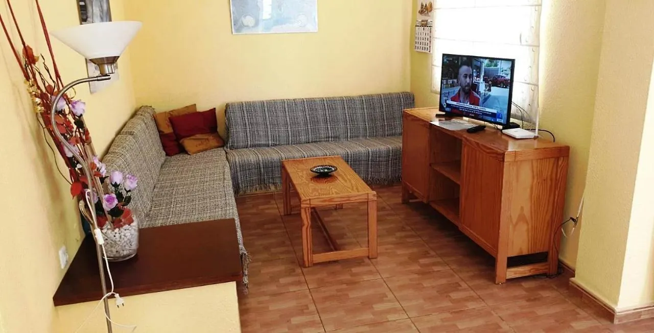 2-Bedroom Apartment Near Beach And Golden Mile Playa de las Americas  0*, Playa de las Americas (Tenerife)