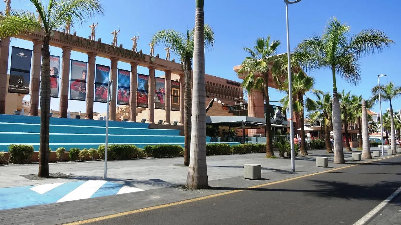 2-Bedroom Apartment Near Beach And Golden Mile Playa de las Americas